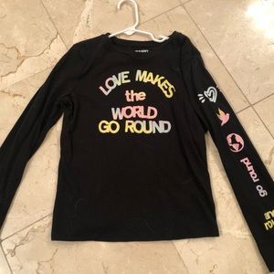 Girls graphic long sleeve tee in size large.